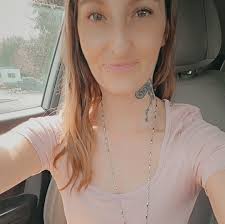 Leah Barton (@hunnibunni222) • Facebook