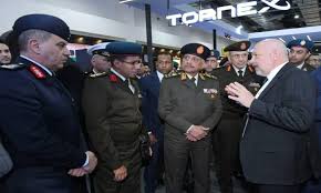 وزير الدفاع ورئيس الأركان يعقدان لقاءات ثنائية مع قادة الوفود العسكرية على  هامش إيديكس 2025 | مبتدا