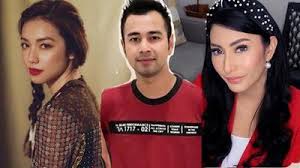 Sebelumnya beberapa figur publik mengomentari dan setuju dengan sanggahan arie kriting. Raffi Ahmad Kukuh Tegaskan Tak Selingkuh Dengan Velove Vexia Tyas Mirasih Lempar Bantal Ucapkan Ini