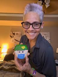 We believe healing includes honoring the caregivers who make it possible  ✨🌸 To celebrate recent renovations at the UF Health Outpatient Dialysis  clinic, UF Health Shands Arts in Medicine partnered with the