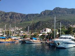 yesil mavi ve turkuazin butun tonlarini gorebileceginiz doga severlerin kas kekova ya gitmeleri gerekiyor maximiles gezirehberi gezi geziler seyahat doga