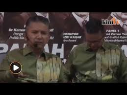 Satu klip yang memperlihatkan tindak balas penganalisis politik kamarul zaman yussof sebelum dan selepas tun dr mahathir. Reaksi Pensyarah Sebelum Dan Selepas Dr M Tiba Viral Youtube