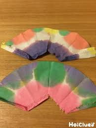 カラフルにじみフラワー コーヒーフィルターの染め紙遊び 保育や子育てが広がる 遊び と 学び のプラットフォーム ほいくる コーヒーフィルター コーヒーフィルタークラフト にじみ絵