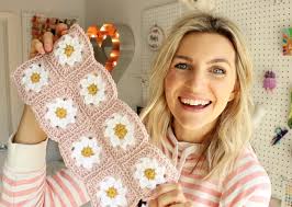 Daisy Granny Square Crochet Tutorial