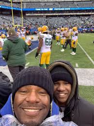 Our #fatherhoodisbrotherhood Ambassador @Dennis3DScott (NBA Veteran) talks  to parents about coaching their children in sports. Atlanta Dads; join the  brotherhood at www.fatherhoodisbrotherhood.com #honoringourkings  #BlackDadsCount