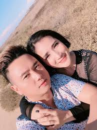 Cát Tường tình tứ bên người yêu cũ Hàn Thái Tú