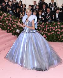 See every red carpet look from your favorite celebrities and designers at the metropolitan museum of art. Lindsay Lohan Trashes Zendaya S Met Gala 2019 Look Jetss