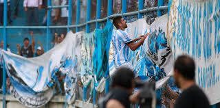 El 30 de enero de 1960, atlético tucumán logra el éxito más grande de su historia, dirigidos por don roberto santillán, se consagra campeón argentino de campeones. Que Copado Decano