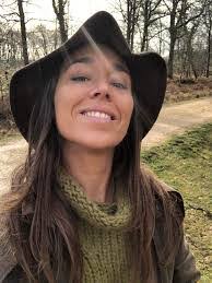 Lindsay Bunch's Instagram, Twitter & Facebook