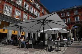 Bâtir des châteaux en espagne. Bi7tcx5mmjayqm