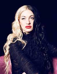 Love This Hair One Side Black One Side Blonde Porcelain Black Dye My Hair Hair Life