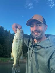 BIG crappie from Saturday. Tried to net it but it kept jumping out! finally  got her in. Released at the end.