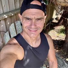 Where is Bosco, the one-man band, playing in Kona?