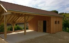 Je vais monter un abri de jardin en bois de 12m² et vais donc me retourner vers les fins connaisseurs pour me guider et me conseiller ! Entreprise De Creation Et Montage D Abris De Jardin Dans Le Jura 39
