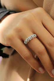 Fresh Engagement Ring Trends For 2018 See More Http Www Weddingforward Com Ri Trending Engagement Rings Unique Engagement Rings Engagement Ring White Gold