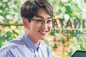 Rey mbayang merupakan suami dari dinda hauw yang dikenal sebagai penyanyi. Dibebaskan Dari Tuduhan Pelecehan Seksual Onew Shinee Tetap Di Age Of Youth 2