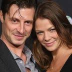 Bush (114) sergio pino (114) jorge gonzalez (108) manny medina (108) steve jobs (106) stuart miller (106) warren buffett (106) raymond ray (103) jill hertzberg (102. Jessica Schwarz Unter Der Sonne Portugals Geniesst Sie Ihr Liebesgluck Mit Louis Bunte De