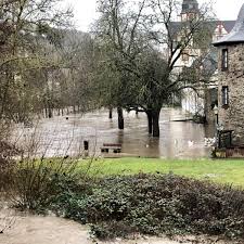 Zwei tote bei hochwasser in australien. Hochwasser In Limburg Weilburg Land Unter An Bachen Nordlich Von Limburg Limburg