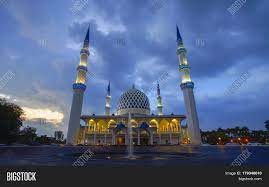 Sheikh ali ahmed molla azan solat isya di masjid shah alam mssaas selangor malaysia. Sunset Masjid Negeri Image Photo Free Trial Bigstock