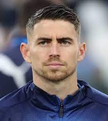 Er ist vor allem bekannt für seinen extravaganten modestil und sein liebenswürdiges öffentliches auftreten. Jorginho 2018 2019 Spieler Fussballdaten
