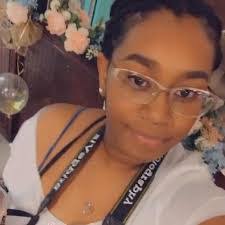 Shanna Chase's Instagram, Twitter & Facebook