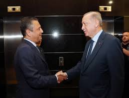 Cumhurbaşkanı Erdoğan, CHP lideri Özel ile görüştü :Görüşmeye ilişkin  detaylar belli oldu