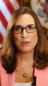 Helen Garton's Instagram, Twitter & Facebook