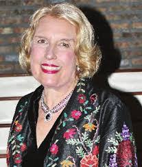 Anne Insley's Instagram, Twitter & Facebook