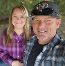 Do I need to wear sunglasses while hiking?