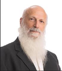 What does the fact that 41% of Americans think humans lived alongside  dinosaurs say about science education?