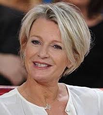 It is interesting to note that short haircuts are modern, stylish and trendy and they are very versatile. Pin By Projects Vodka On Shash Adam KÓ©rki Hair Bob Hairstyles Older Women Hairstyles Womens Hairstyles