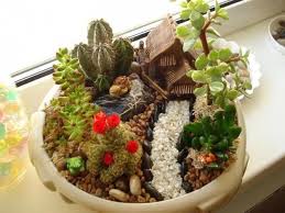33 Miniature Garden Designs Fairy Gardens Defining New Trends In Container Gardening Miniature Fairy Gardens Fairy Garden Designs Miniature Garden