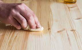 Birçok kişinin başına gelen mobilyada ki yanık lekeleri oldukça can sıkıcı bir durumdur. Ahsap Yuzeylerin Uzerindeki Lekeler Nasil Cikartilir