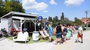 Nem ördög nóra, illetve nánási pál személye okozta a gondot, hanem az, hogy vendégek állandóan rossz helyen parkoltak. A Sok Panasz Utan Az Onkormanyzat Lepett Ordog Norak Boltja Eloltozik Blikk