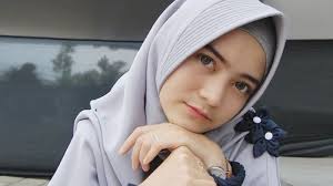 Dia berharap setiap orang akan menganggapnya sebagai juara. Ketahuilah Berharap Kepada Manusia Itu Adalah Patah Hati Yang Paling Disengaja Humairoh Com