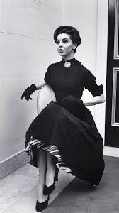 1951 Model Is Wearing Dress With Striped Under Skirt From Ohrbach S Department Store Photo By Nina Leen 1950s Fashion Fashion Vintage Outfits