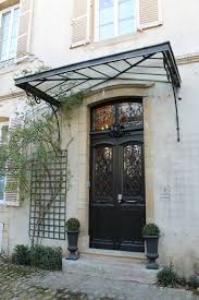 Choisir La Bonne Porte Joli Place Porche Maison Facade Maison Entree De Maison Exterieur