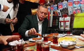 Recep tayyip erdoğan (born 26 february 1954) is a turkish politician serving as the current president of turkey.he previously served as prime minister of turkey from 2003 to 2014 and as mayor of istanbul from 1994 to 1998. Cumhurbaskani Erdogan Samsun Simidine Hayir Diyemedi