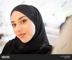Beautiful Arabian Girl Image & Photo (Free Trial) | Bigstock