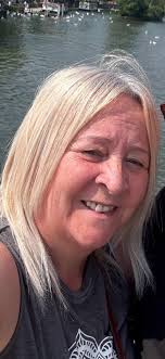 What a fantastic evening with Lee Roberts, his evidence and connection to  spirit is totally amazing. It was a full house with extra seats brought in,  so good to see familiar faces