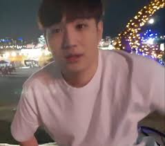 다행스럽게도 세안 방법을 변경하면 간단하게 피부 건조함을 줄일 수 있다. ì–¼êµ´ì— ê¹€ ë¬»ì—ˆë˜ í‚´ì„±íƒœ íŒŒë¹„í¬ë¦¬ì—ì´í„°