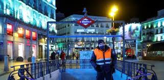 El gobierno de la comunidad de madrid ha hecho finalmente obligatoria el uso de la mascarilla en todo momento y lugar. Madrid Amplia Las Restricciones En Ocho Nuevas Zonas Basicas De Salud Y Cinco Localidades