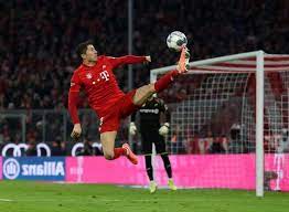 Robert lewandowski reveals jurgen klopp paid him hard cash to bang in the goals. Munei Tshamano On Twitter Lewandowski Actually Went Full Bundesliga Logo Fcbbvb