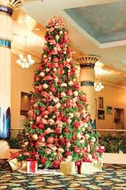 For peace of mind, our giant artificial christmas trees come with a generous manufacturer's warranty both on the construction as well as the lights. Commercial Christmas Decorators Newport Beach