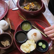 Sambal kecap pedas merupakan pendamping yang sempurna untuk cocolan hidangan daging bakar, sop, dan juga soto bening. Javanese Oxtail Soup Sop Buntut Oxtail Soup Food Oxtail