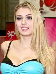 File:Natalia Starr Exxxotica NJ 2012.jpg - Wikipedia