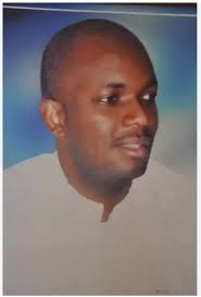 Pharmacist Hamza Tijani ,desk officer GFf making his speech with members of  COMiN a CSO in the Nigeria Technical Working Group at the courtesy visit in  his office today.