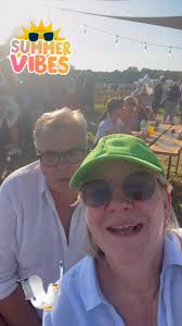 The Ivy Cobham brasserie with my lovely friend Barbara Munn. Feeling  festive 🎄