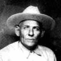 Arcadio Davila's Instagram, Twitter & Facebook