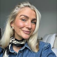 Anna Friel gets a 'rise' out of Steve Coogan Watch Gogglebox: Celeb Special  for #StandUpToCancer, Tonight from 7pm